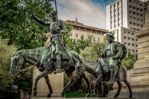 statue de Don Quixote de la Mancha et Sancho Panza sur la plaza espana à madrid
