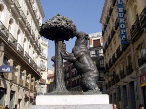 l'ours et l'arbousier de madrid