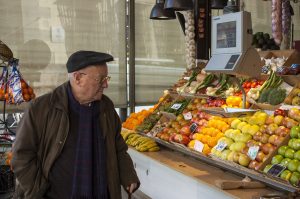 étal de fruits et légumes