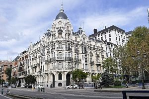 façade d'immeuble à madrid