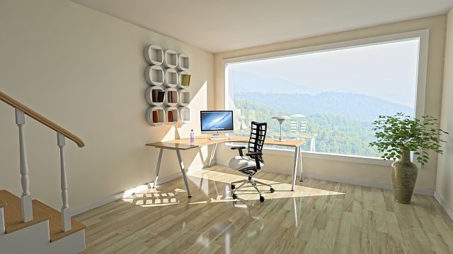 bureau d'appartement avec une grande fenêtre