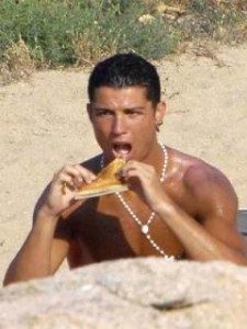 ronaldo-eat-pizza-cristiano-ronaldo-12289807-240-320-225x300