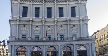 façade de l'opéra de madrid