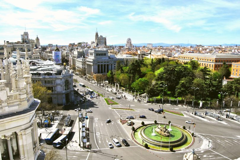 vue aérienne de la place cibeles à madrid