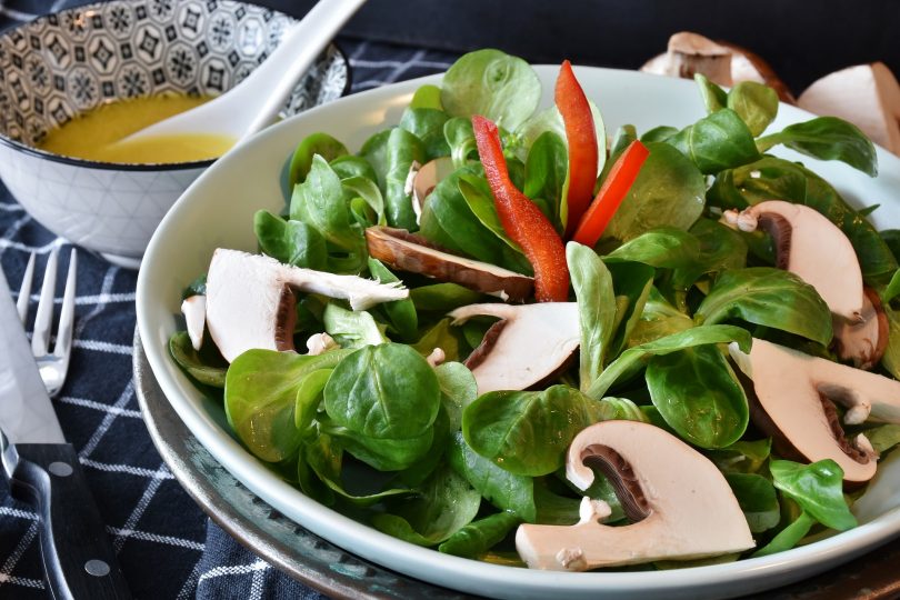 salade verte champignon