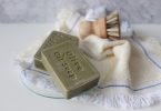 savon a olive sur drap blanc