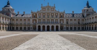entrée du palais royal de madrid