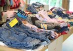 pile de vêtements