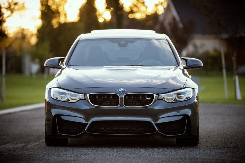 voiture noire bmw